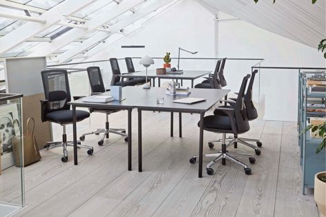 The HÅG Futu mesh is a compact task chair with HÅG in Balance® technology that encourages movement throughout the workday.