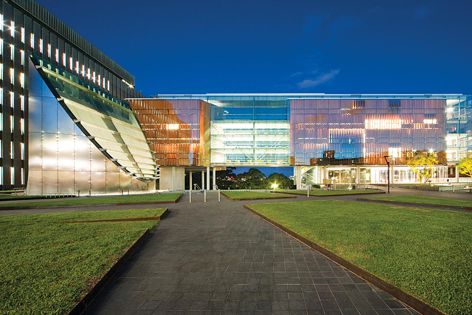 Wolfin Membrane was installed in the landscaped podium, roof areas, stairs and walkways at the University of Sydney’s Faculty of Law building.
