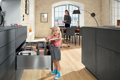 Each product in the Blum range undergoes comprehensive durability tests, ensuring a high-quality final product.