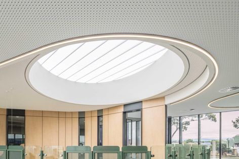 Stratopanel is suitable for ceiling applications and offers an acoustic plasterboard system that is demountable and reusable thanks to a screw-cap system with express UFF edges.