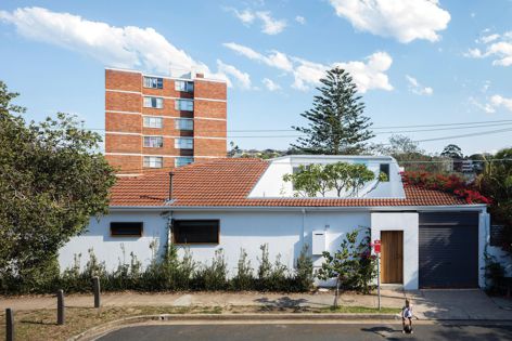Hole In The Roof House by Rachel Neeson and Stephen Neille, shortlisted in the Alteration and Addition under 200 m² category. Photography: Brett Boardman.